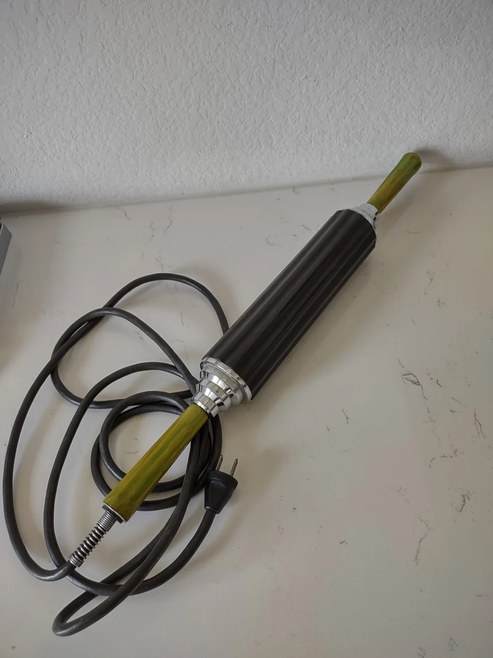Vintage Electric Curling Iron in Black with Green Handles